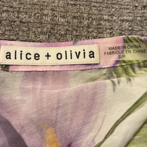 Petite Alice + Olivia Button Down Top Size Small - Picture 5 of 7